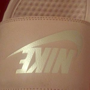 These are very clean shoes❤️🤙🏾🔥